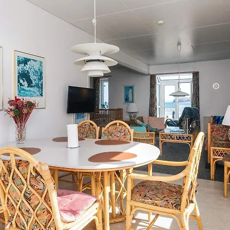4 Person In Tatil Evi